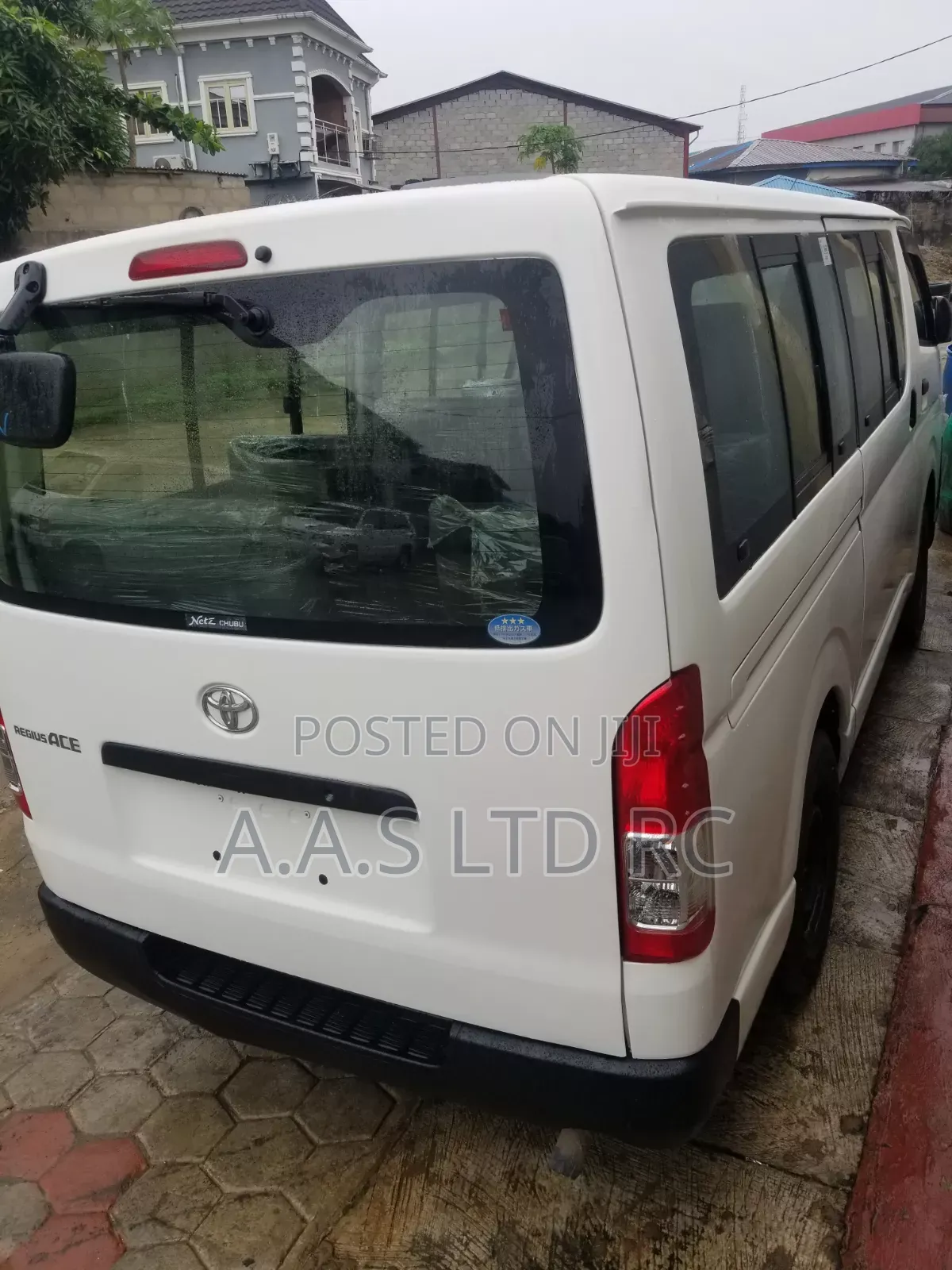 Toyota HiAce 2010 White