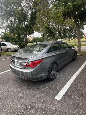 Hyundai Sonata SE Sedan FWD (2.4L 4cyl 6A) 2012 Gray