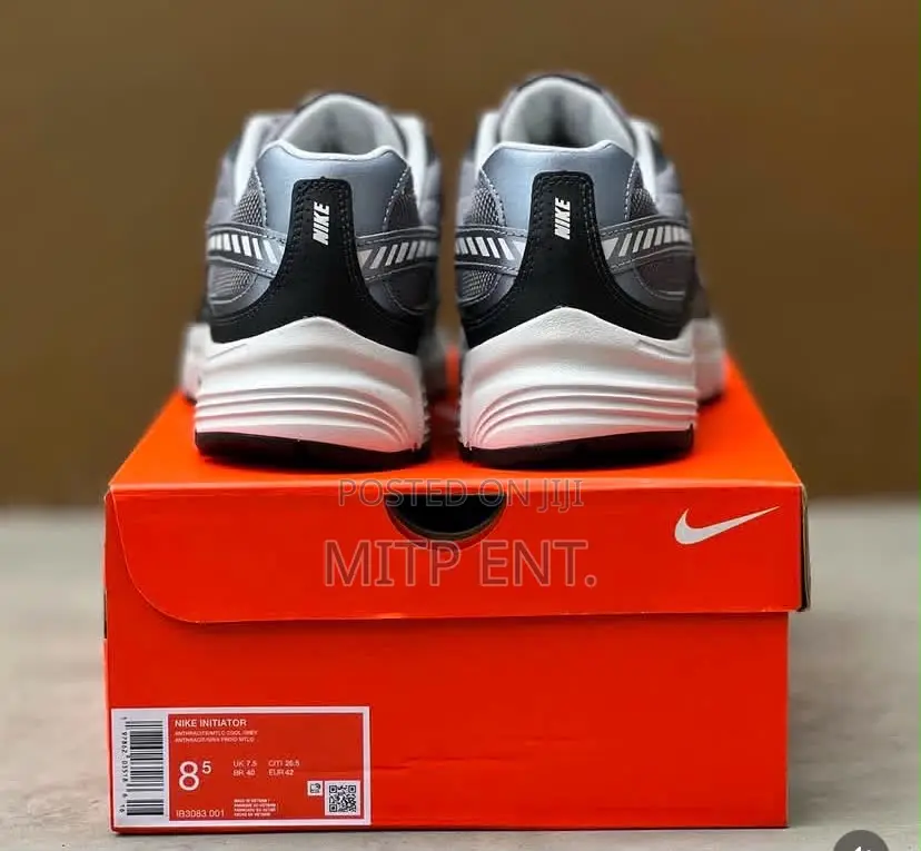 Nike Iniator Sneakers