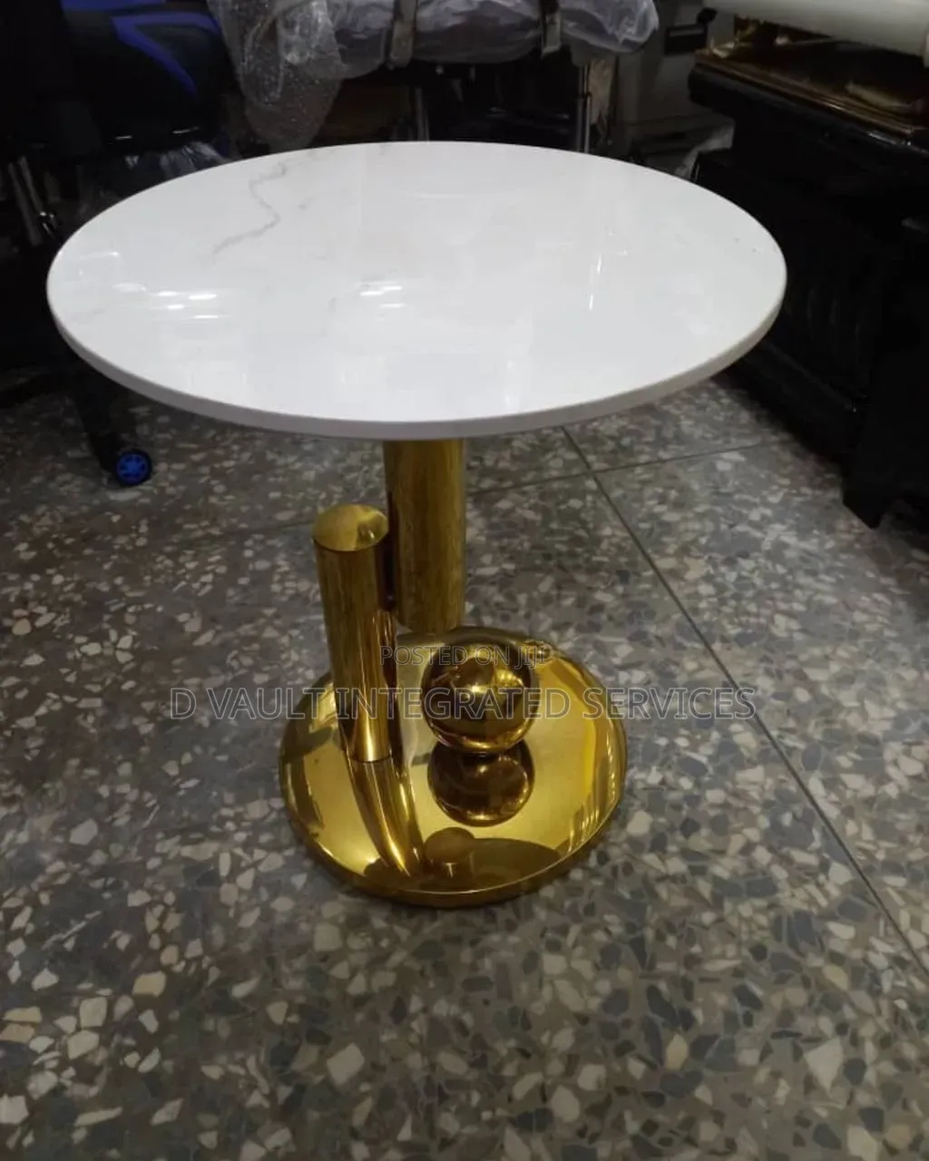 Sides Stool / Modern Corner Table