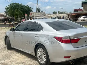 Lexus ES 2013 Silver