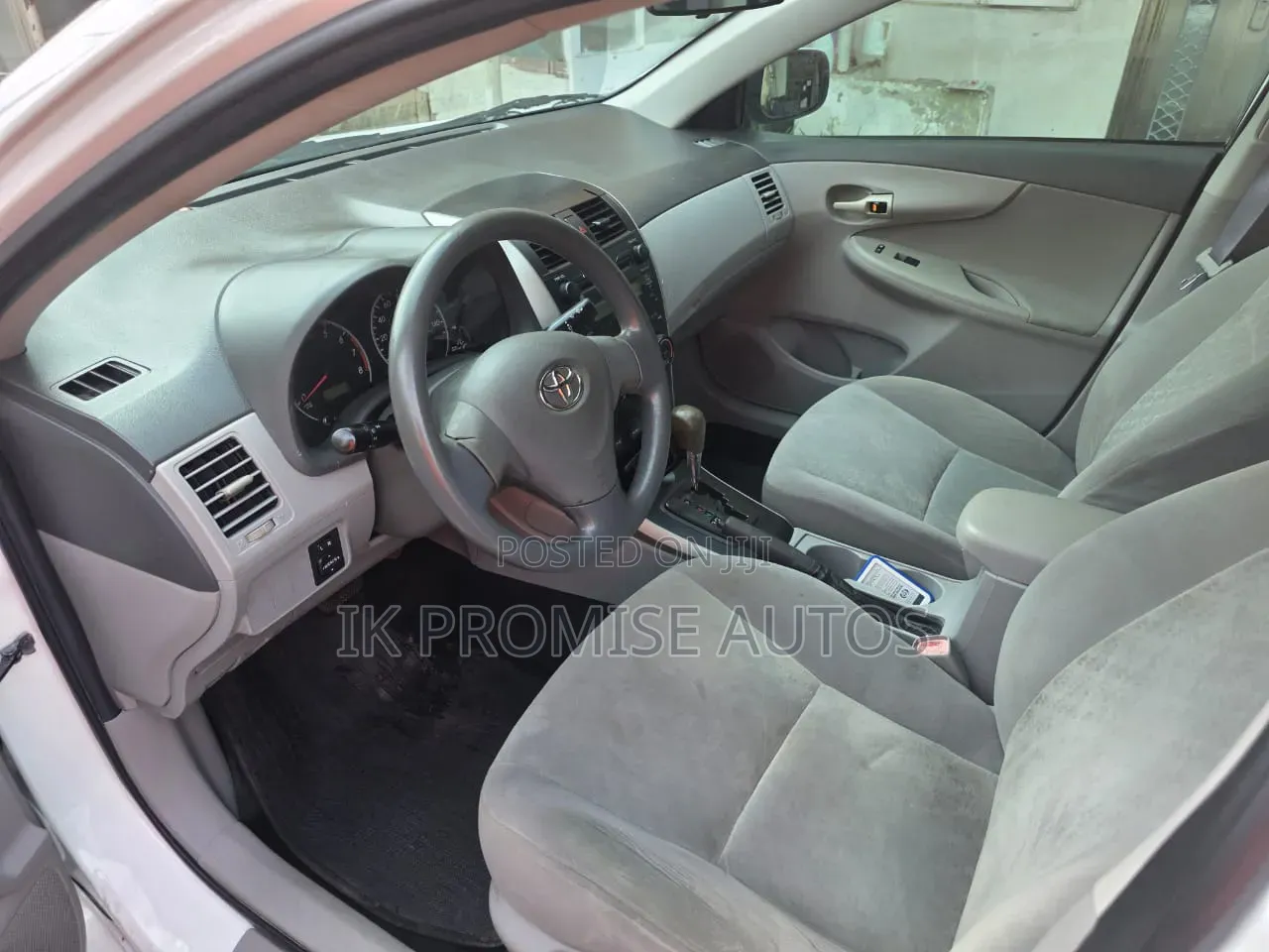 Toyota Corolla 2010 White