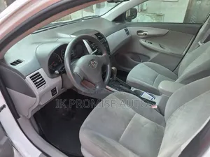 Toyota Corolla 2010 White