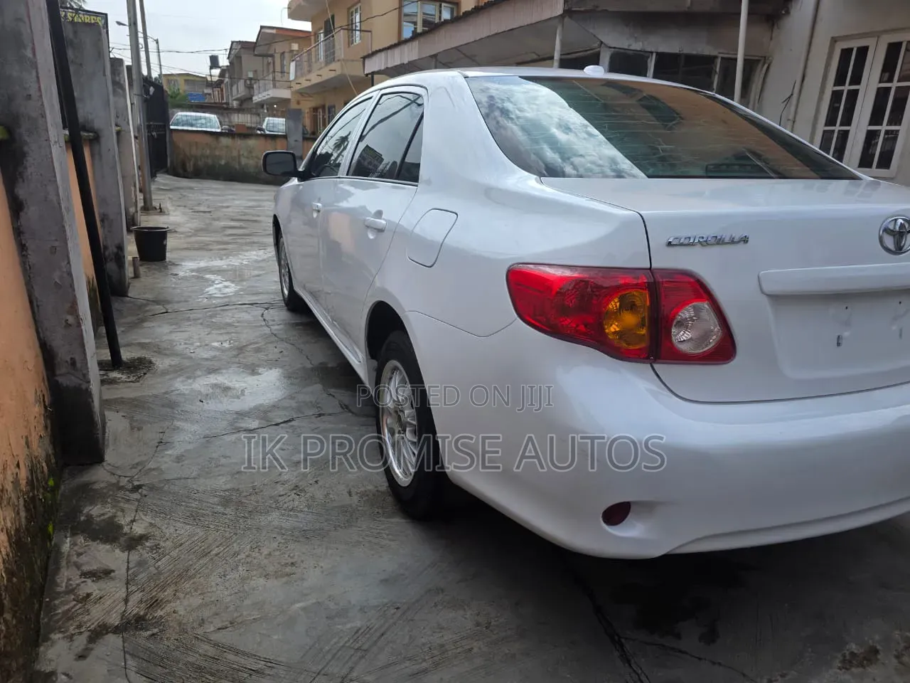 Toyota Corolla 2010 White
