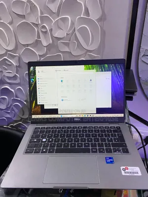 Laptop Dell Latitude 5320 16GB Intel Core i5 SSD 256GB