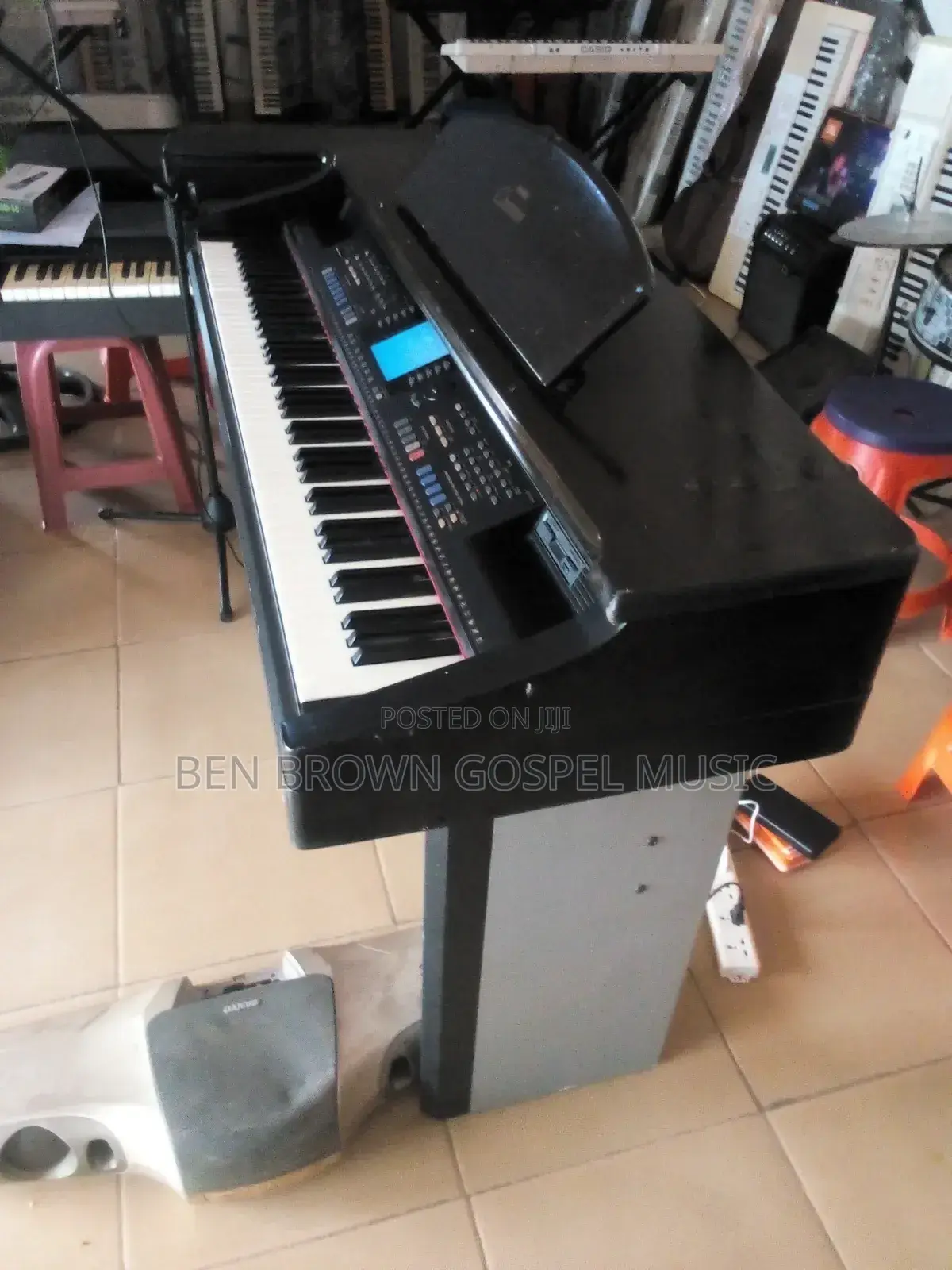 Uk -Used Yamaha Clavinova Piano With Pedals