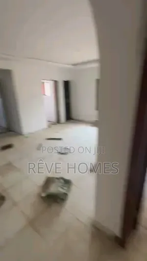 2bdrm Block of Flats in Soluyi for rent