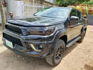 Toyota Hilux 2020 Black
