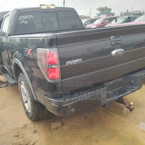 Ford F-150 Lightning 2025 Black