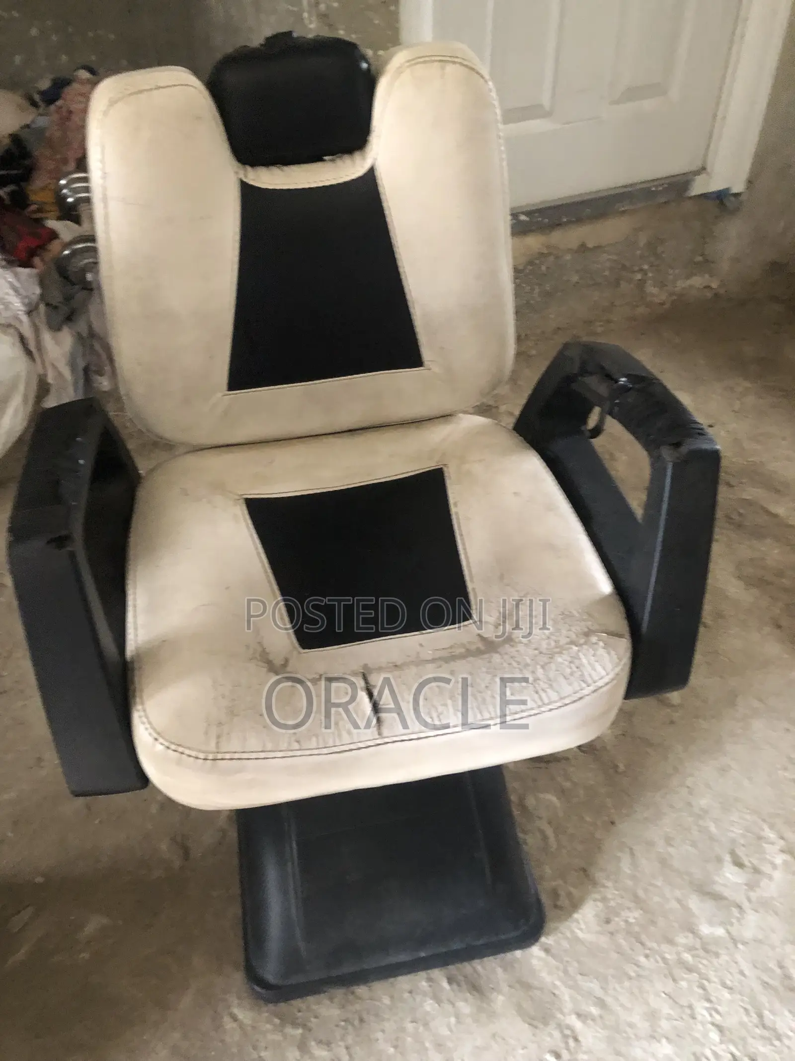 Barbing Salon Chairs