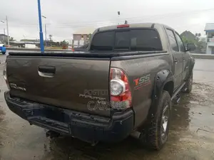 Toyota Tacoma Double Cab V6 Automatic 2012 Brown