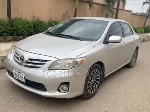 Toyota Corolla LE 4dr Sedan (1.8L 4cyl 4A) 2012 Silver