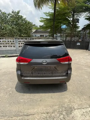 Toyota Sienna 2012 Gray