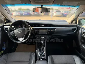 Toyota Corolla S 4dr Sedan (1.8L 4cyl CVT) 2015 White