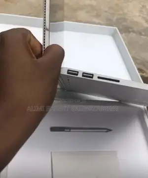 Laptop Microsoft Surface Book 8GB HDD+SSD 256GB