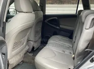 Toyota RAV4 2011 Silver