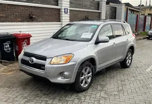 Toyota RAV4 2011 Silver