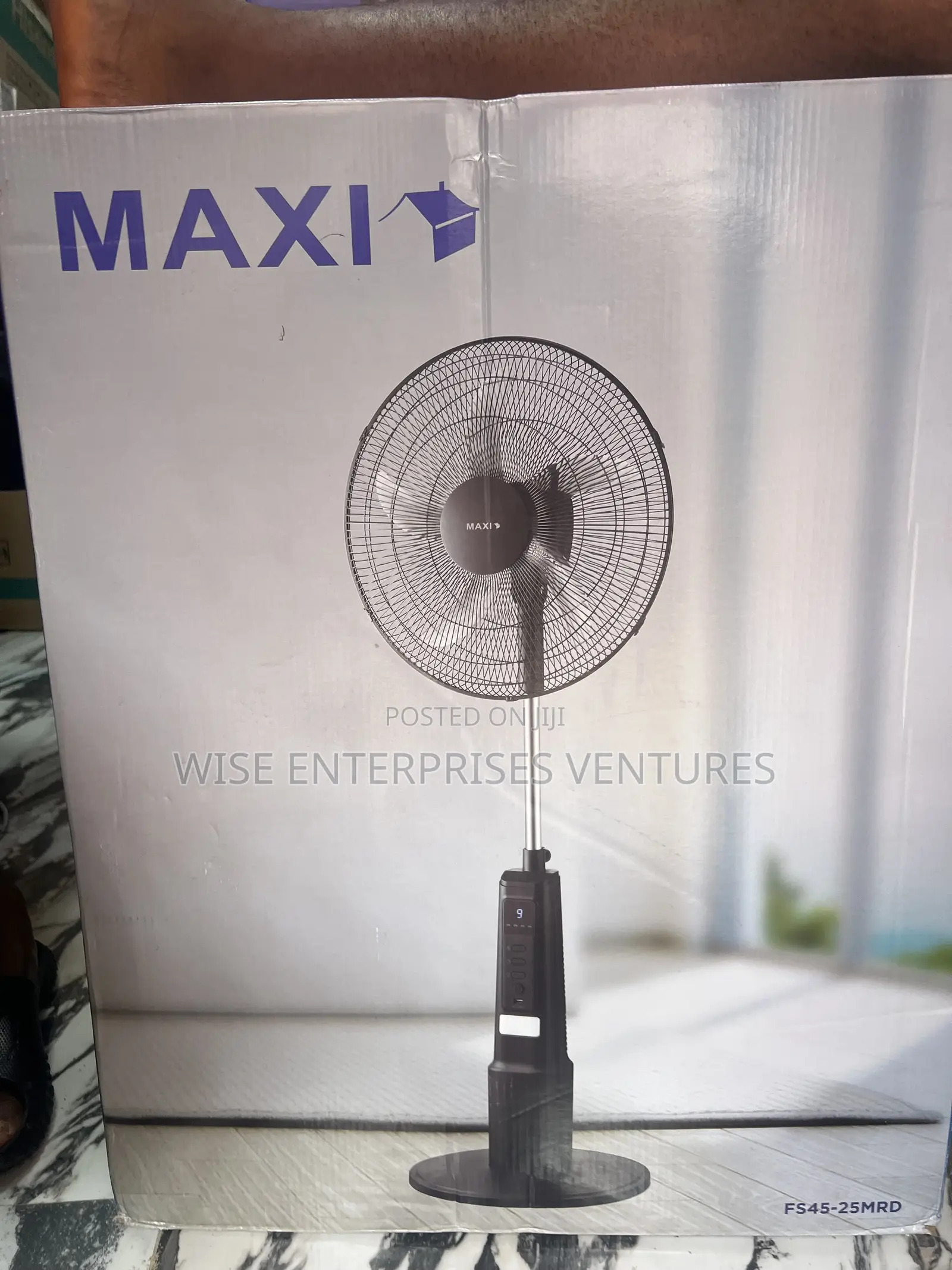 Maxi Rechargeable Standing Fan