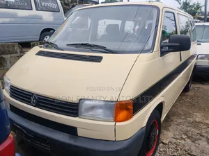 Volkswagen Transporter 2006 Gold