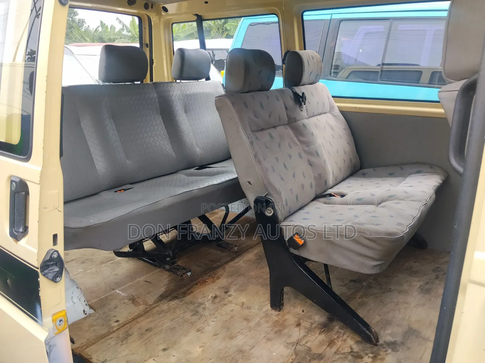 Volkswagen Transporter 2006 Gold