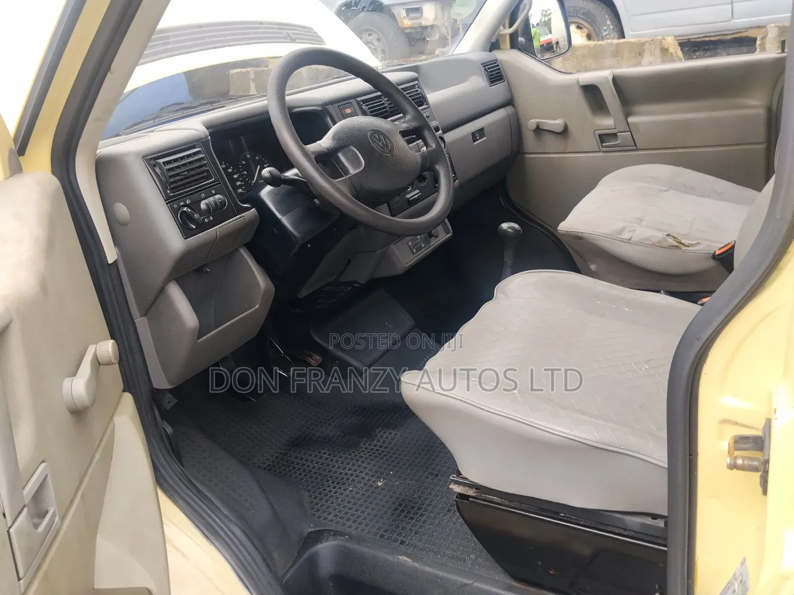 Volkswagen Transporter 2006 Gold