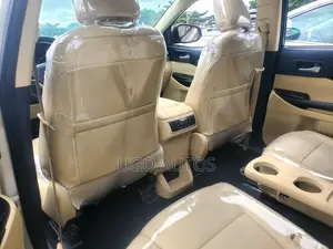 Toyota Highlander XLE V6 4x4 (3.5L 6cyl 6A) 2016 Gold