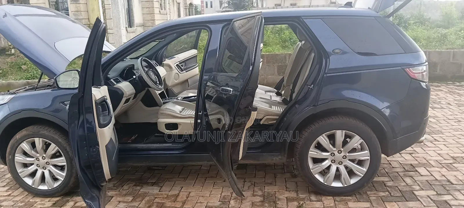 Land Rover Discovery 2015 Blue