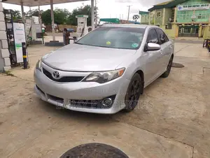 Toyota Camry LE 4dr Sedan (2.5L 4cyl 6A) 2014 Silver