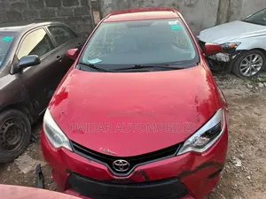 Toyota Corolla 2015 Maroon