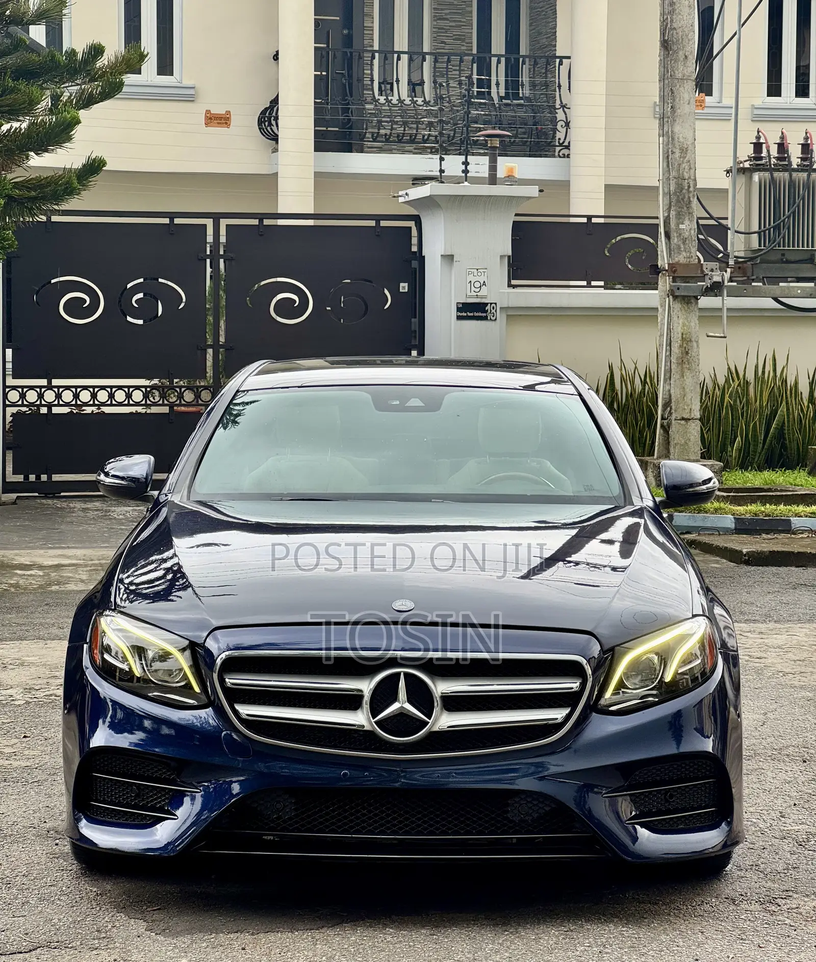 Mercedes-Benz E300 2017 Blue