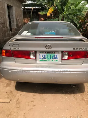 Toyota Camry 2001 Gold