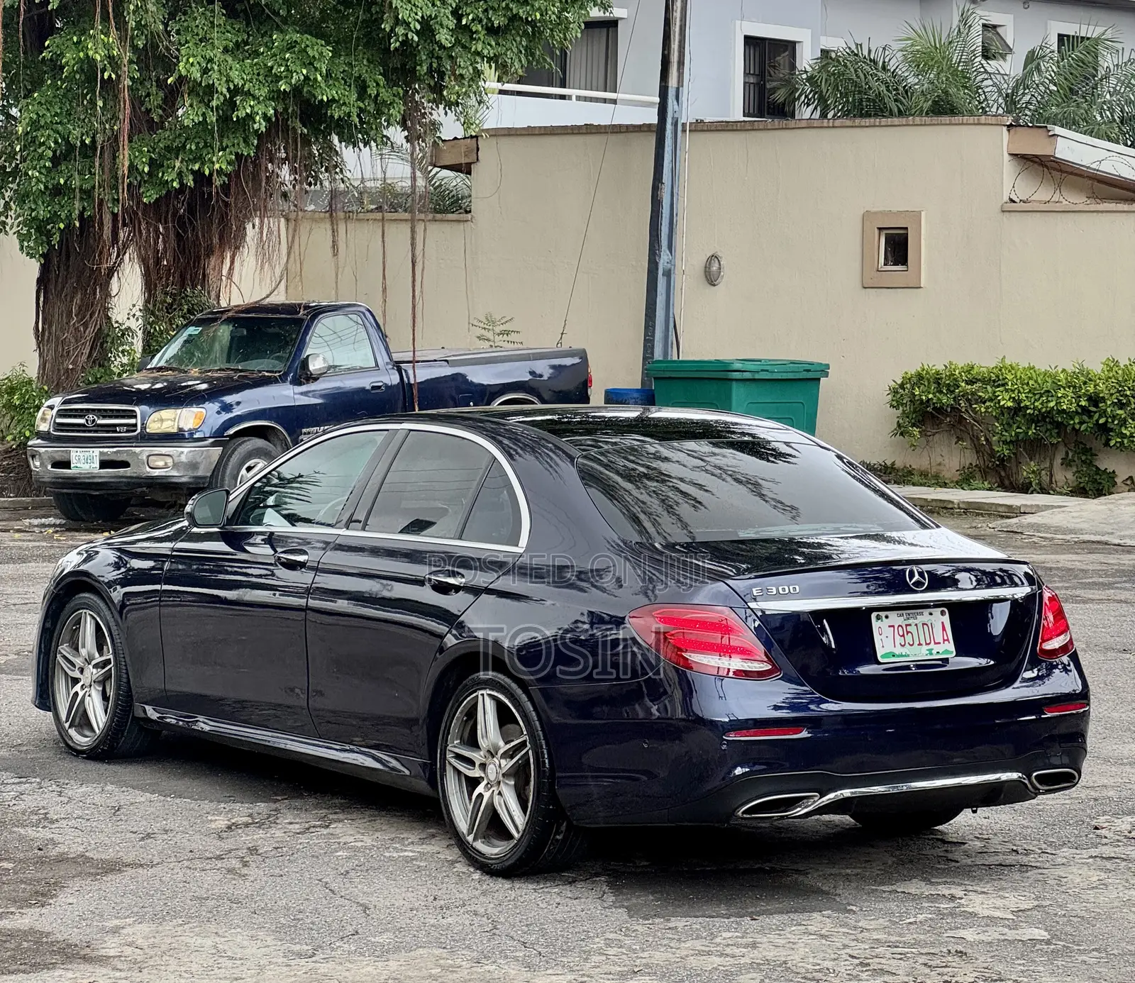Mercedes-Benz E300 2017 Blue