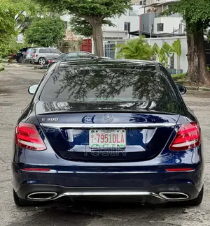 Mercedes-Benz E300 2017 Blue