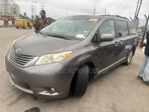 Toyota Sienna 2013 Gray