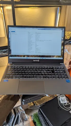 Laptop Clevo 8GB Intel Core i5 SSD 512GB