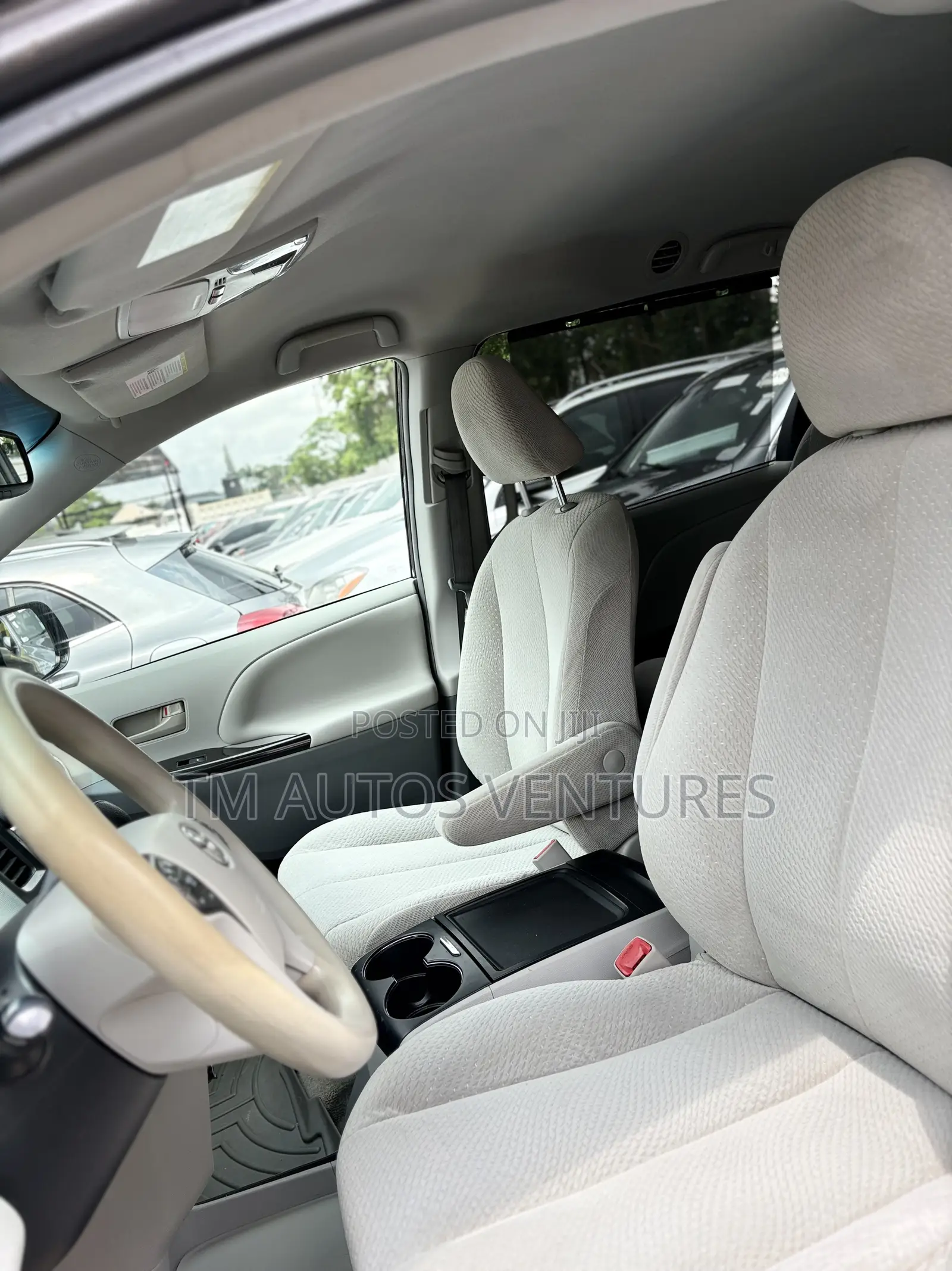 Toyota Sienna 2015 Brown