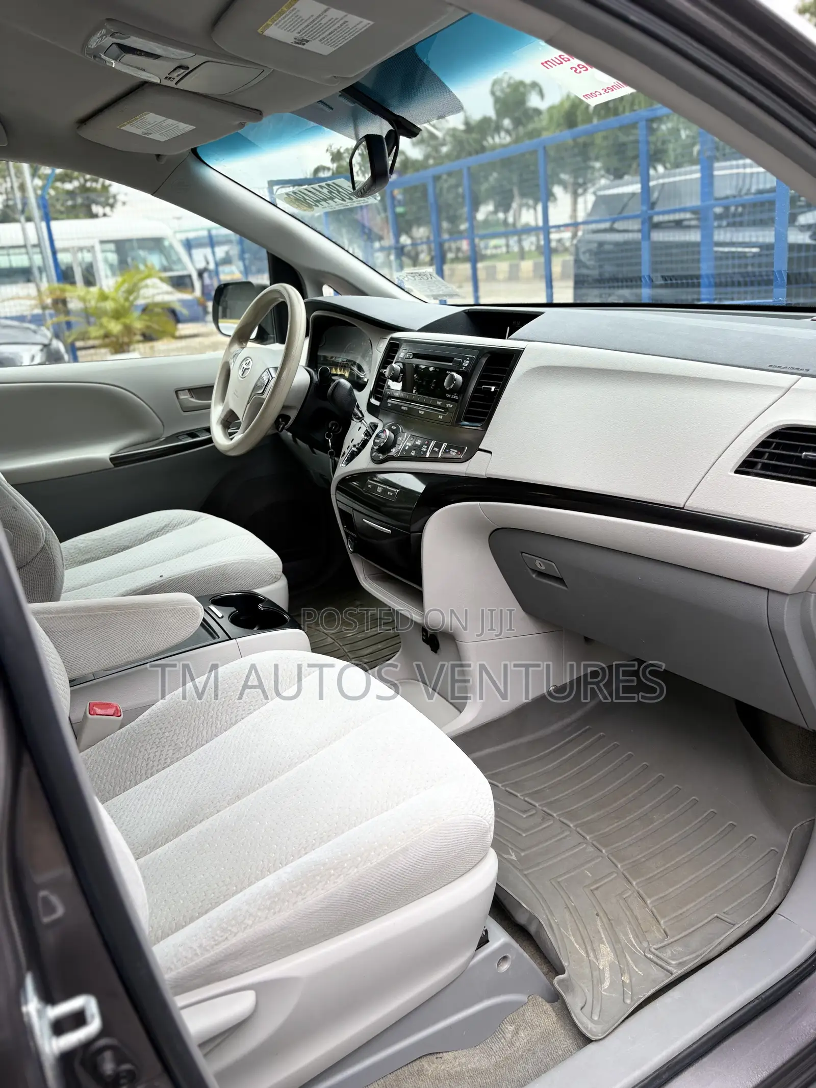Toyota Sienna 2015 Brown
