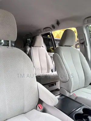 Toyota Sienna 2015 Brown