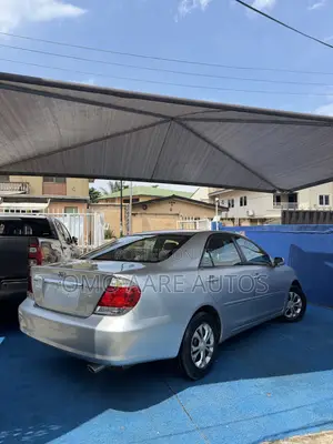 Toyota Camry LE 4dr Sedan (2.4L 4cyl 5A) 2005 Silver
