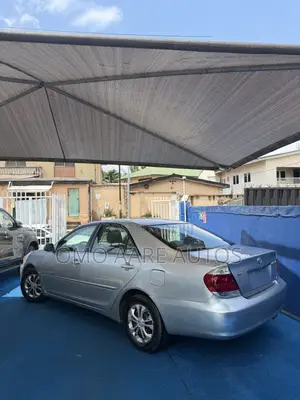 Toyota Camry LE 4dr Sedan (2.4L 4cyl 5A) 2005 Silver
