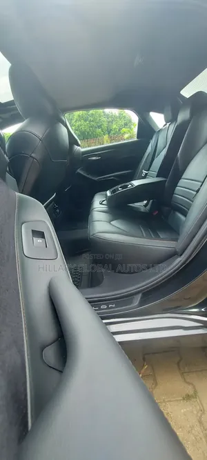 Toyota Avalon 2020 Black