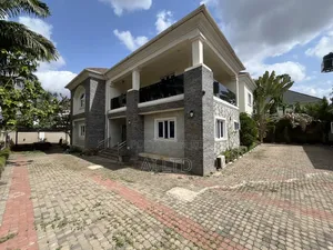 8bdrm Duplex in Kaura for sale