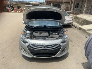 Hyundai Elantra 2012 Silver