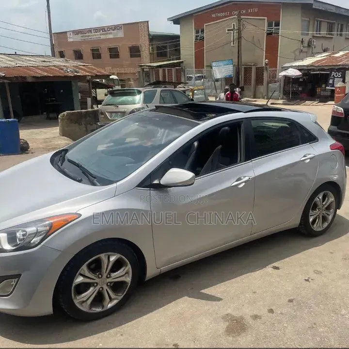 Hyundai Elantra 2012 Silver