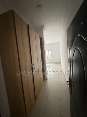 3bdrm Block of Flats in Onishon, Lakowe for rent