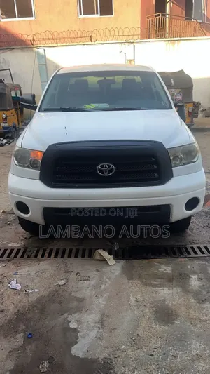 Toyota Tundra 2009 White