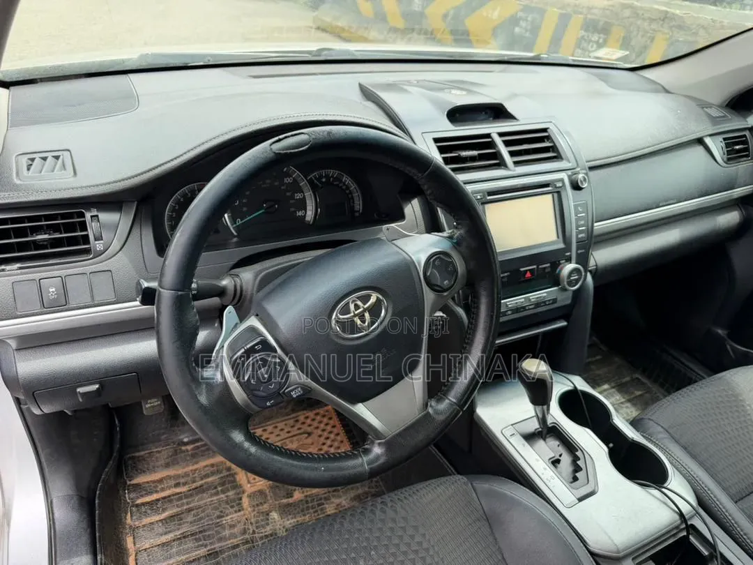 Toyota Camry 2014 Silver
