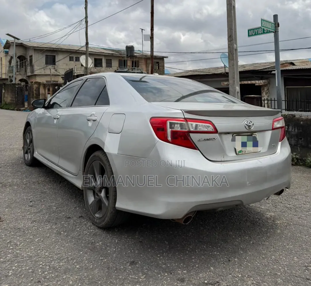 Toyota Camry 2014 Silver