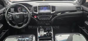 Honda Pilot Elite 4dr AWD (3.5L 6cyl 9A) 2016 Gray