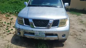 Nissan Pathfinder SE 2005 Silver